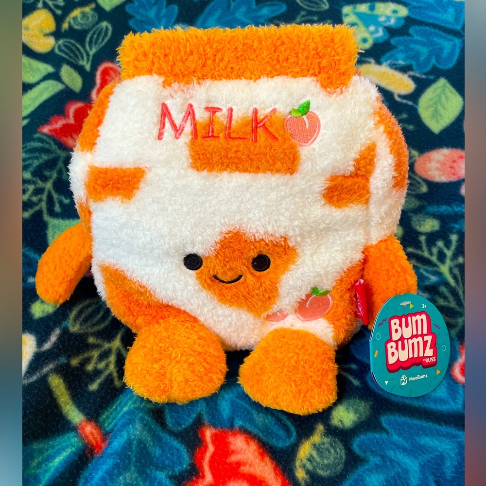 BUM BUMZ Palmer 7.5” Peach Milk Hot Topic Exclusive